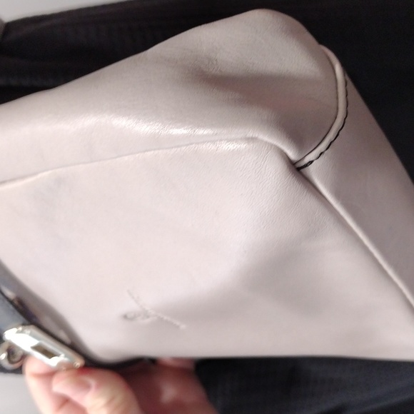 Borgo Degli Etruschi light gray and black leather mini shoulder bag. Mint cond - Picture 7 of 9